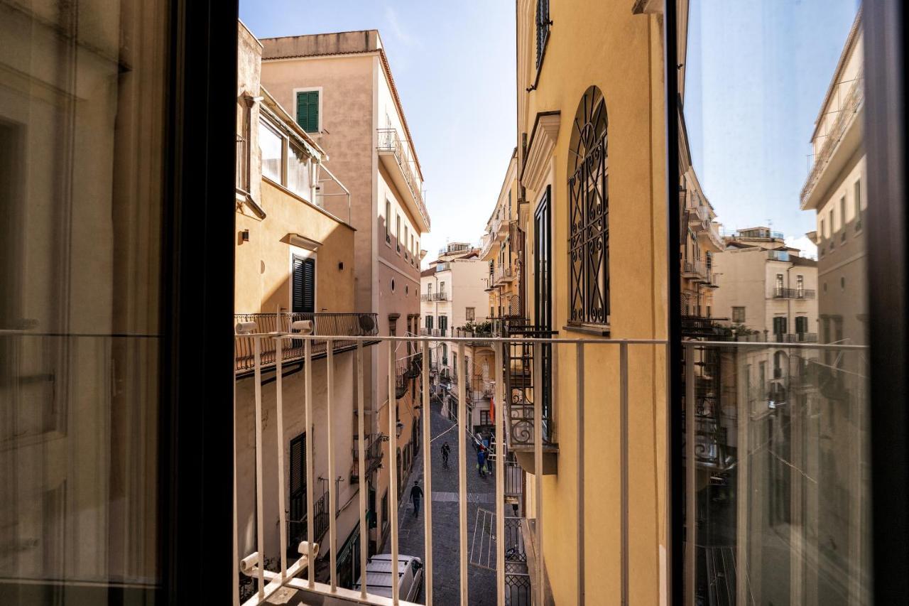 La Finestra Sul Corso Villa Amalfi Luaran gambar