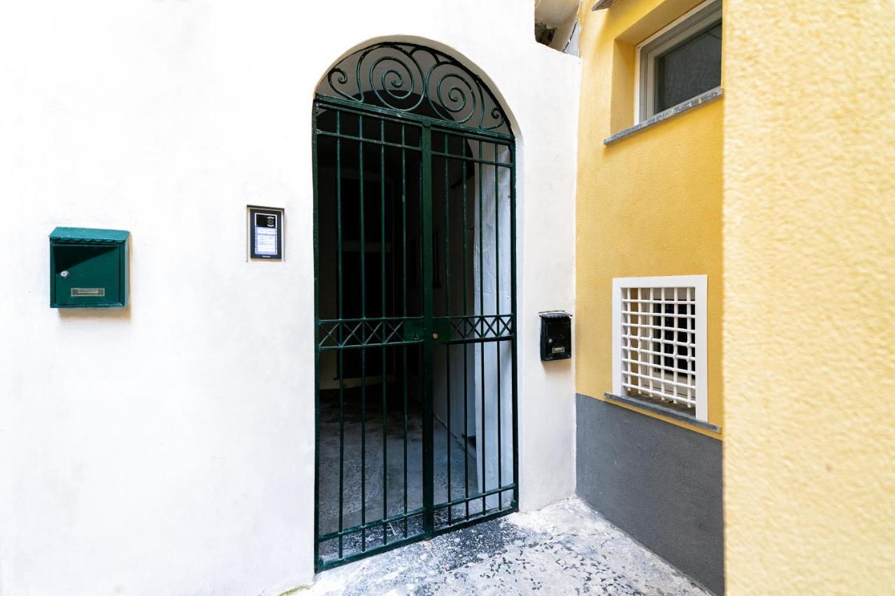 La Finestra Sul Corso Villa Amalfi Luaran gambar